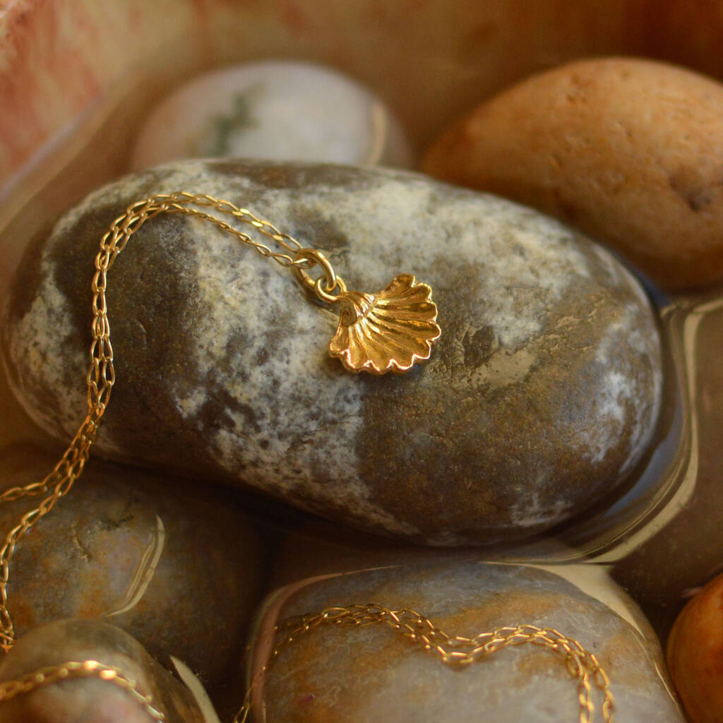 Solid 9ct Gold Shell Pendant, 1 of 6