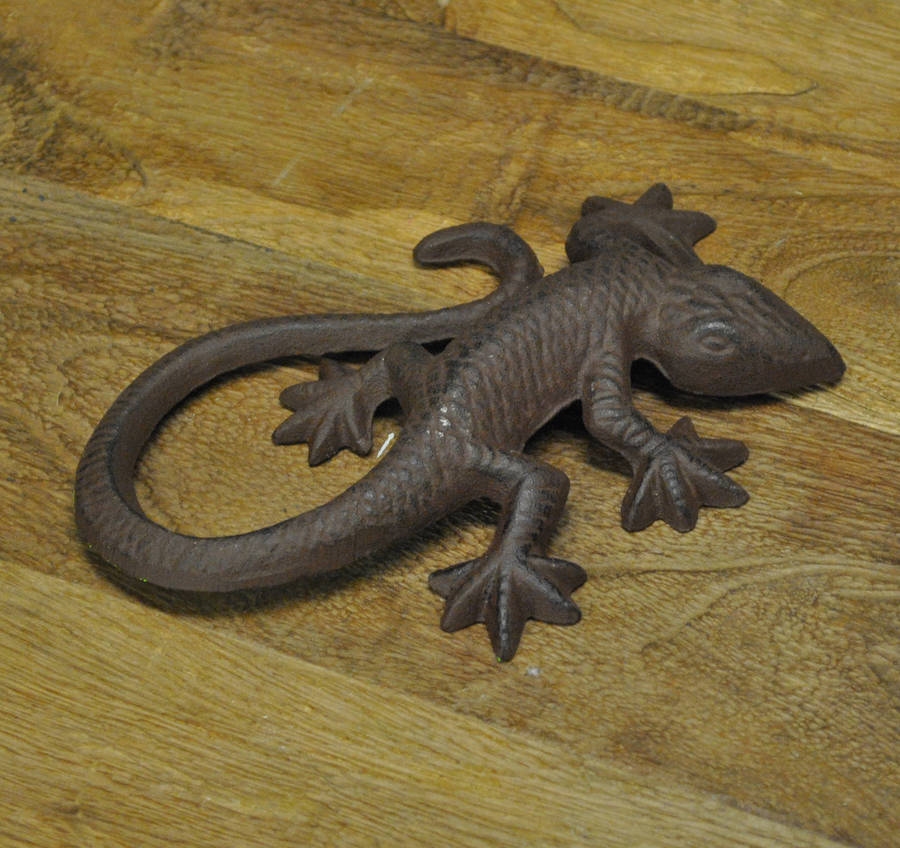 cast iron lizard ornament by garden selections