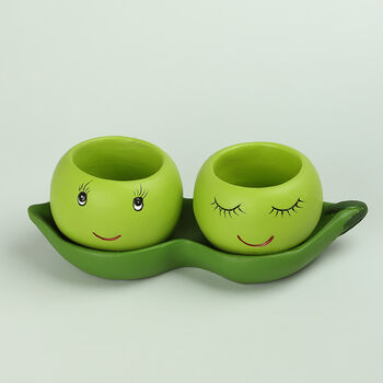 G Decor Smiling Pair Peas In The Pod Planter, 3 of 7