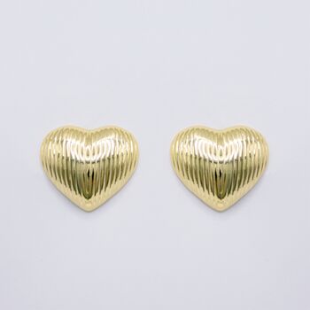 Zuri Vintage Style Ribbed Heart Hollow Stud Earrings, 4 of 6