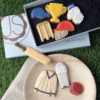 Deluxe Cricket Biscuit Box, 3 of 3