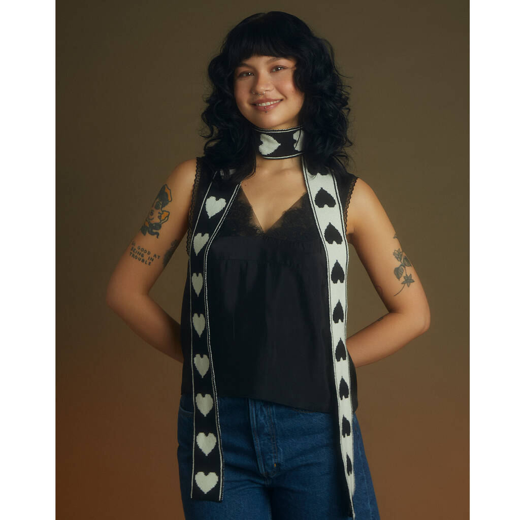 Heart Wool And Cashmere Thin Scarf Black And White