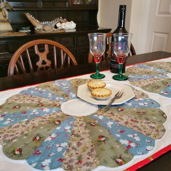 Table Runner, Robins, Reindeer, Holly Mistletoe, 6 of 8