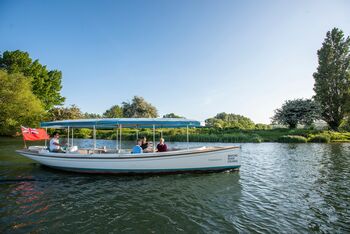 Picnic Cruise Experience On The River In Oxford For A Family Of Three, 3 of 6