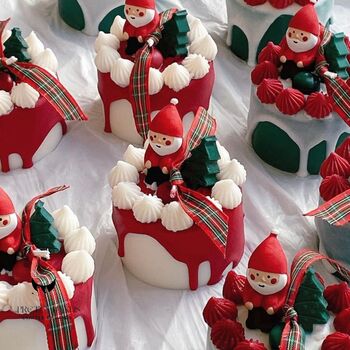 Personalised Gift Box Of Christmas Candle Featuring Santa, 5 of 7