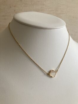Dainty 18 K Iridescent Clover Pendant Necklace, 4 of 4