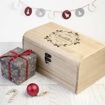 Personalised Christmas Eve Box With Mistletoe Wreath, 5 of 5
