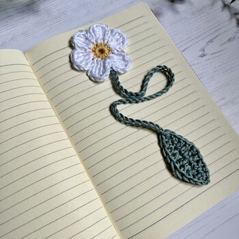 Crochet Daisy Bookmark For Teachers, 4 of 4