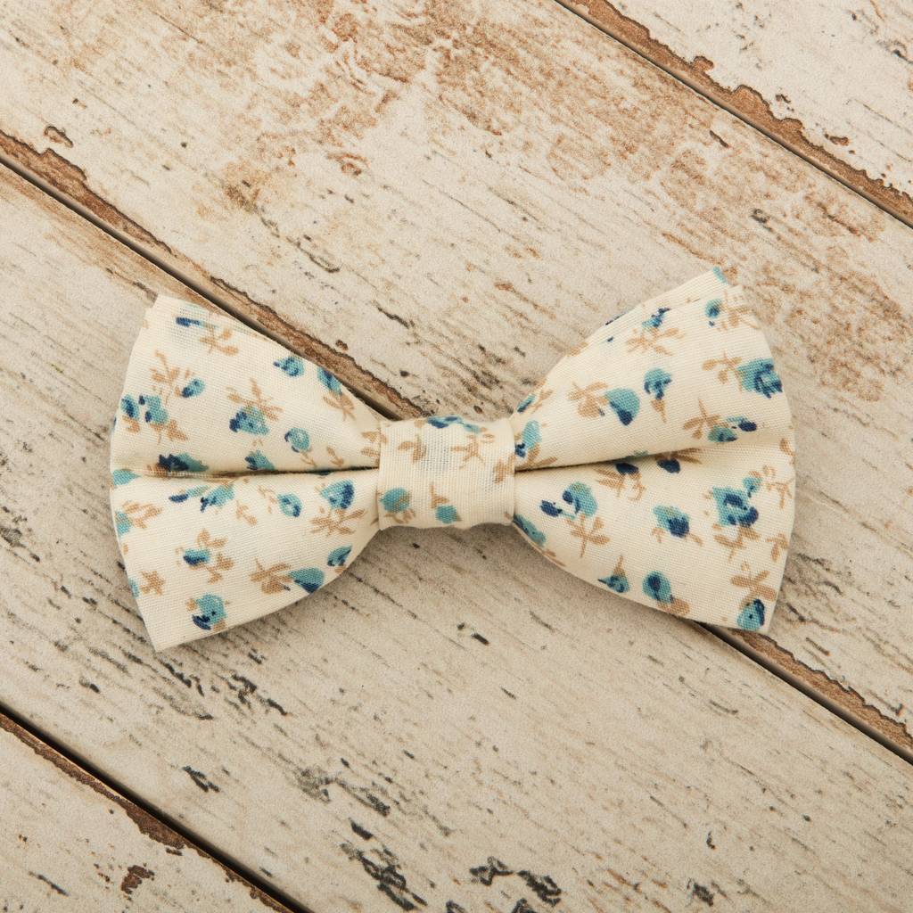 The Stamford Cream And Blue Floral Dog Bow For Weddings