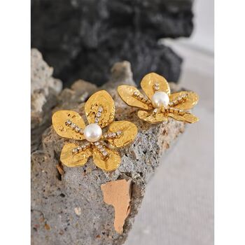 Monaco D’or Pearlrow Vintage Gold Centi Flower Earrings, 2 of 4