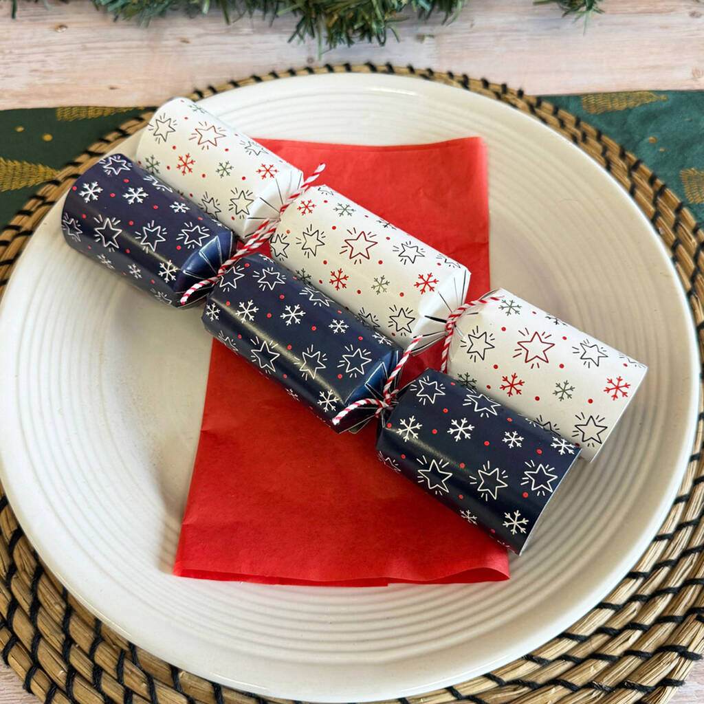 Who Am I? Christmas Crackers Set Of Six Family Fun Game, 1 of 7