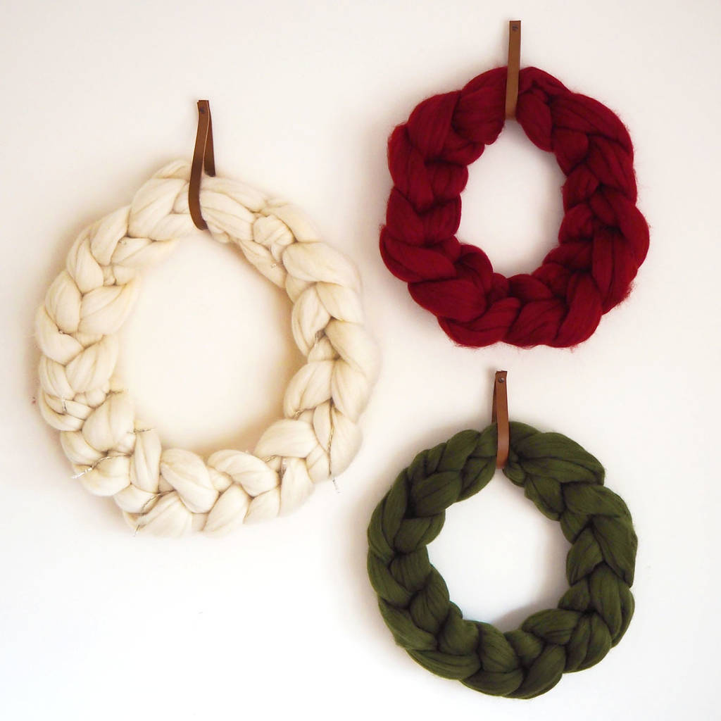 White Small Red & Small Green Chunky knit Christmas wreaths