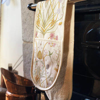 Patterned Fabric Oven Gloves, 4 of 4