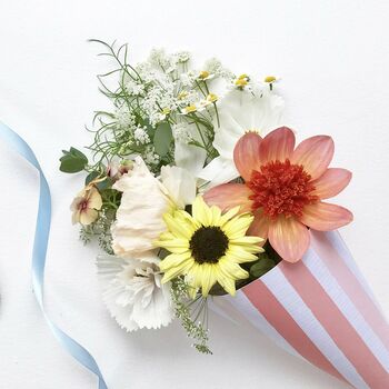 Hen Party Flower Crown And Bouquet Kit, 4 of 7
