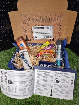 Christmas Personalised Shaving Kit, 2 of 3