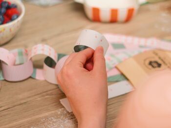 Petal And Pop | Foliage Paper Chains Kit, 9 of 9