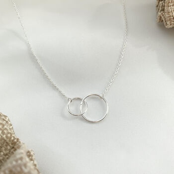 Circle Link Necklace – The Love Between, 2 of 4