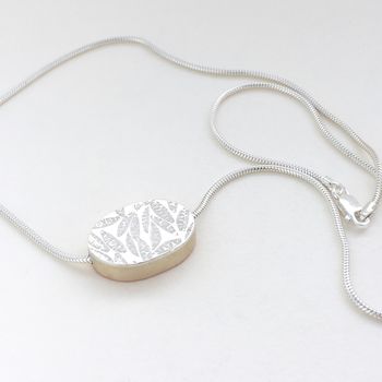 Embossed Medium Oval Reversible Necklace, 3 of 7