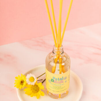 Petals And Musk Daisy Reed Diffuser – Fresh Floral Home Fragrance, 2 of 3