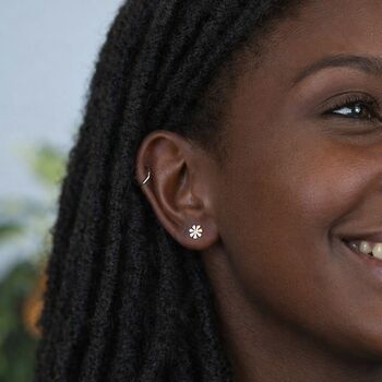 Sterling Silver Daisy Stud Earrings – 7mm, 2 of 8