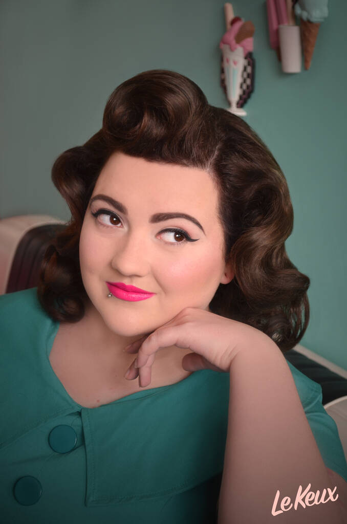 One Hour Vintage Hair Or Make Up Tutorial Experience In Margate, 1 of 9