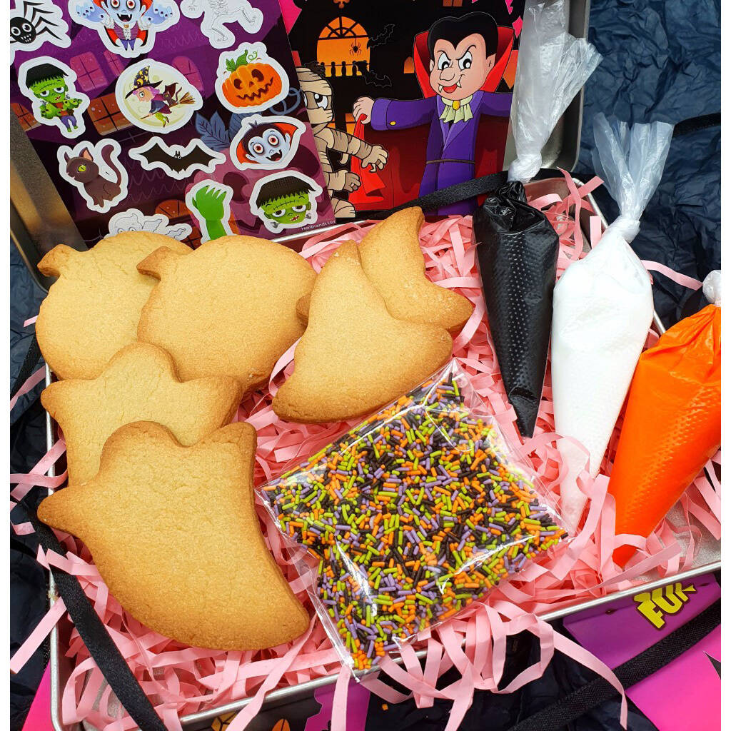 halloween-diy-biscuit-decorating-kit-by-the-bakeonomist