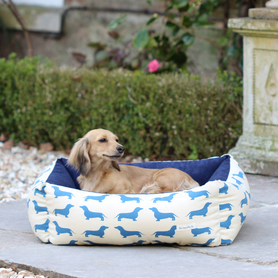 small dachshund dog bed by the labrador company