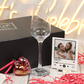 Personalised Bows And Hearts Wedding Anniversary Champagne Flute, 2 of 6