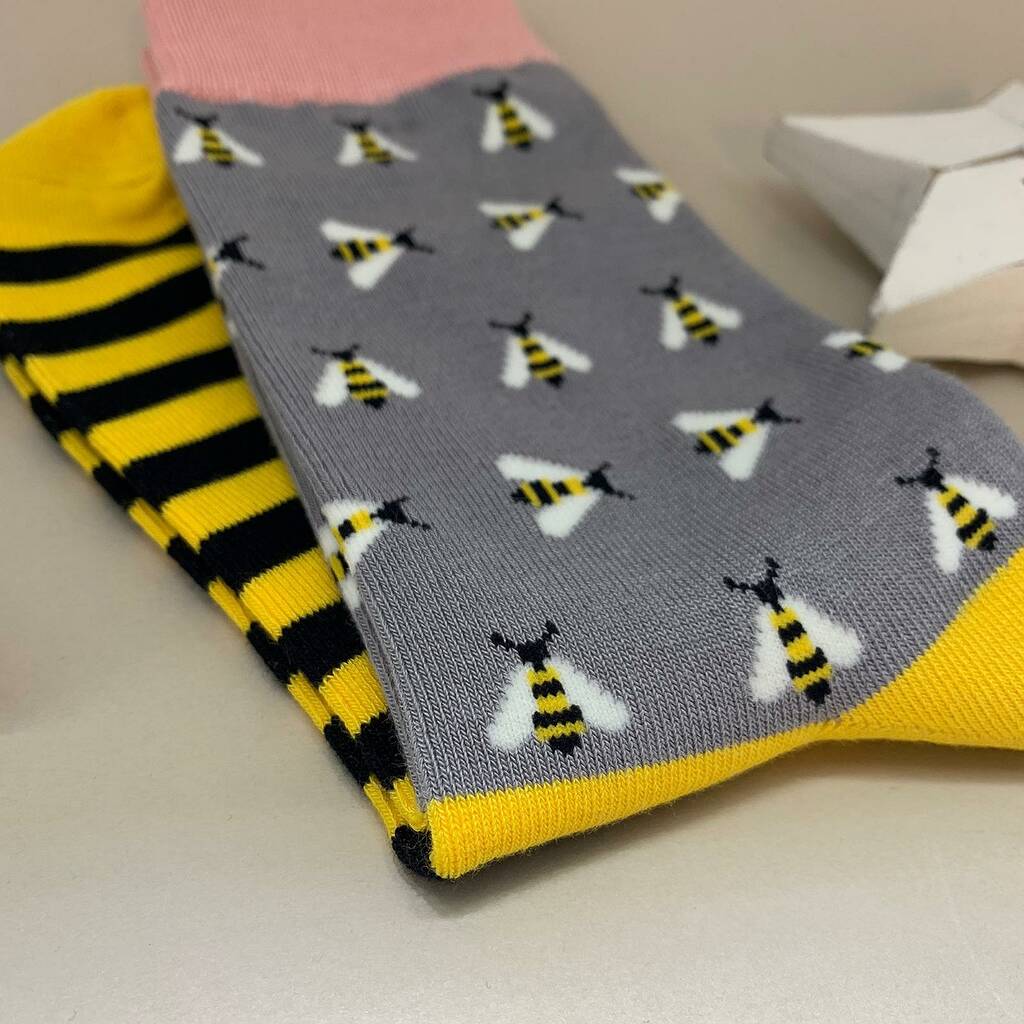 Bamboo Busy Bees Socks In Grey By Nest