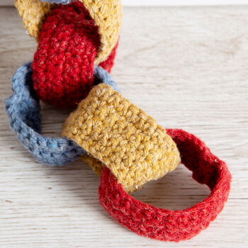 Paper Chain Christmas Crochet Kit, 4 of 5