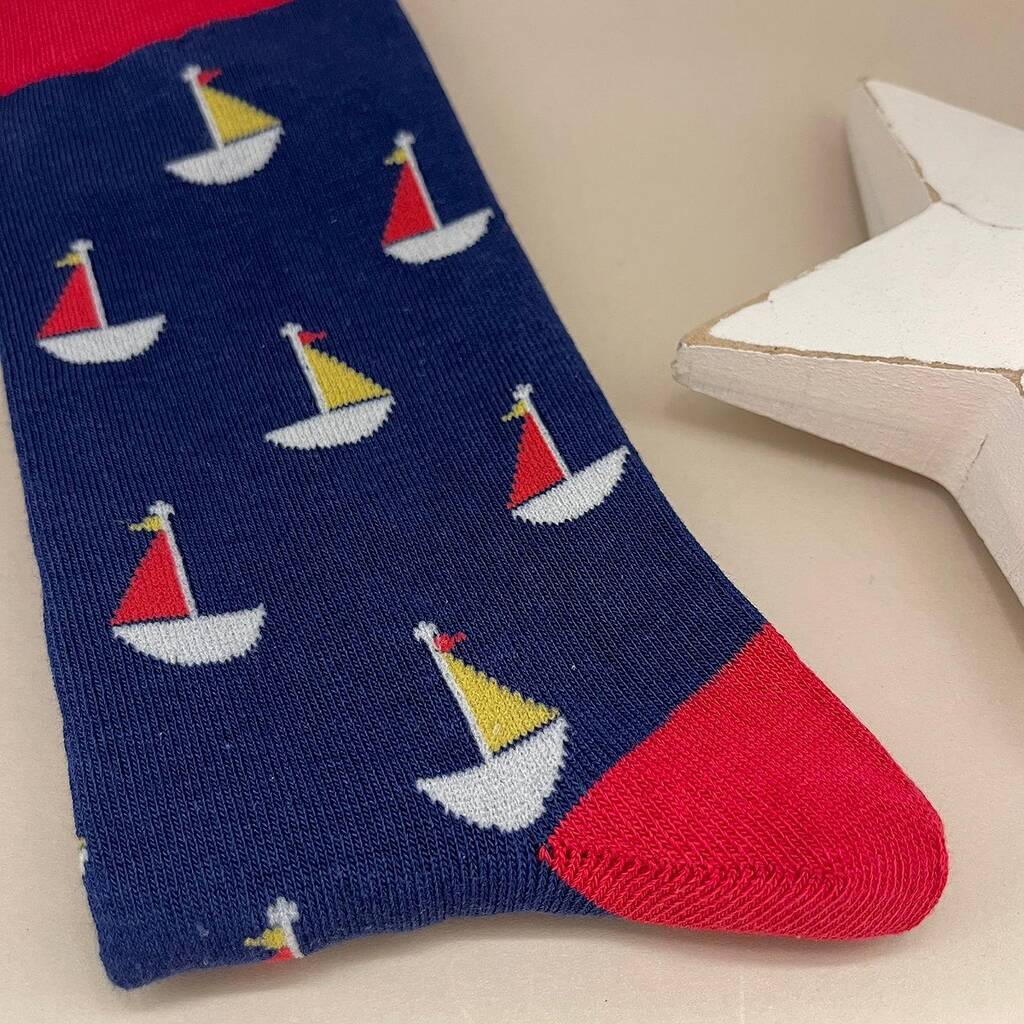 Men's Bamboo Little Boats Socks In Navy By Nest