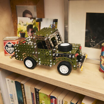 Make Your Own Land Rover Metal Construction Set, 2 of 7