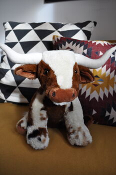 Texas Longhorn Highland Cow 18cm Plush Soft Toy With Gift Bag, 7 of 9