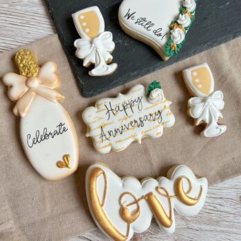 Personalised 50th Wedding Anniversary Biscuit Gift, 8 of 10