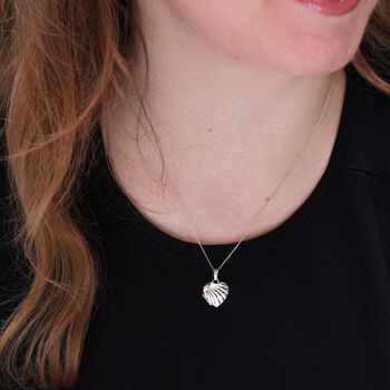 9ct White Gold Heart Locket With Rays Of Sunlight, 3 of 6