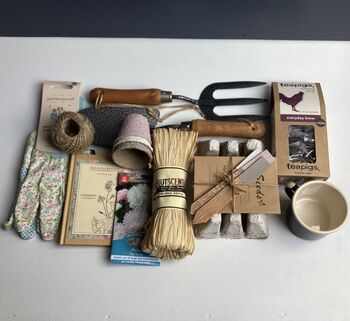 Women's Essential Gardening Tools, 5 of 6