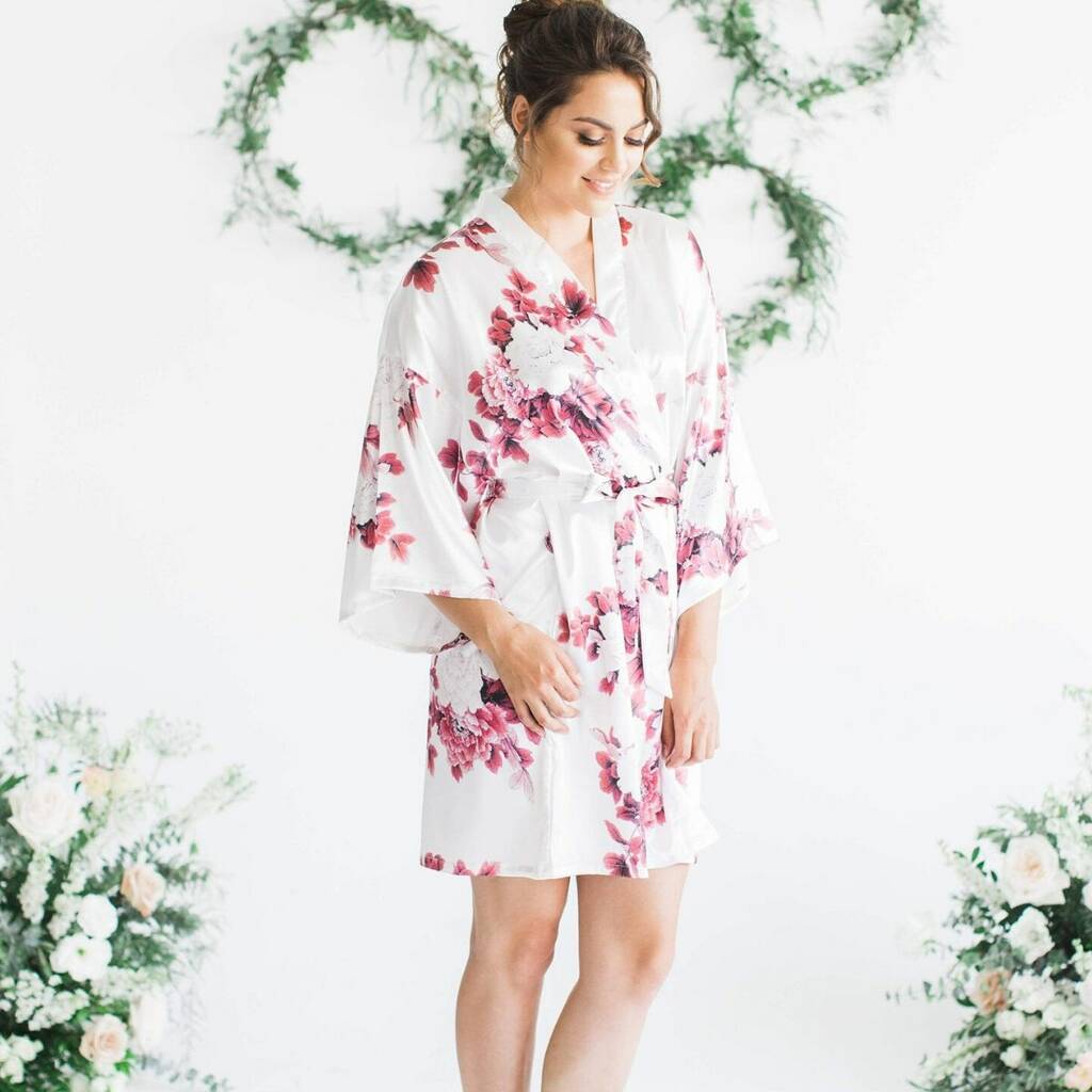 Emma Personalsied White Floral Robe