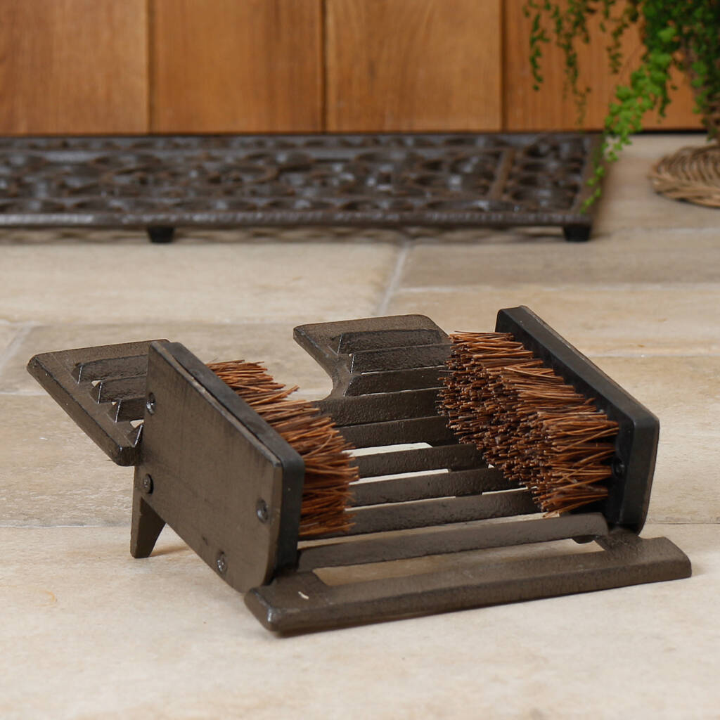 boot puller and brush
