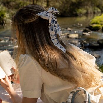 Bow Scrunchie Blooming Blue, 4 of 4