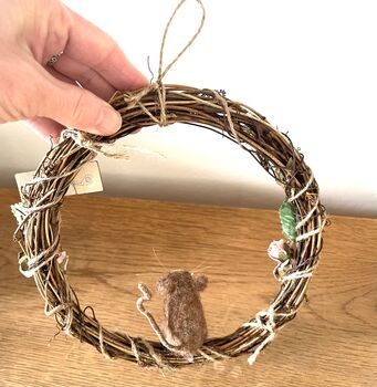 Handmade Needle Felted Cup Of Tea Mouse Wreath, Floral Decor, 2 of 8