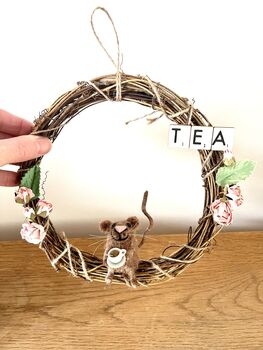 Handmade Needle Felted Cup Of Tea Mouse Wreath, Floral Decor, 7 of 8