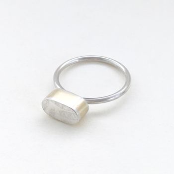 'Pretty Oval' Petals Embossed Ring, 2 of 7