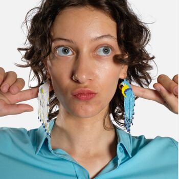 Sui Ava Parrot Miyuki Earring White, 2 of 2