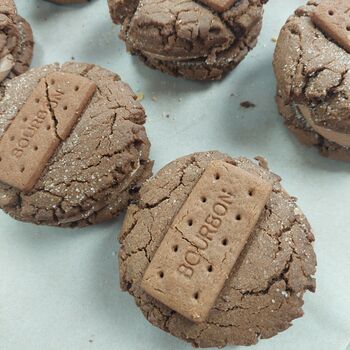 Vegan Bourbon Cookie Sandwich – Chocolate And Cream, 4 of 4