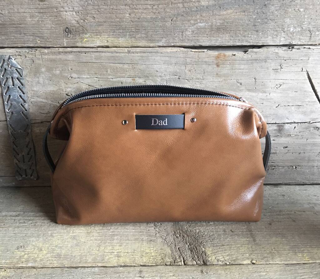 tan leather toiletry bag