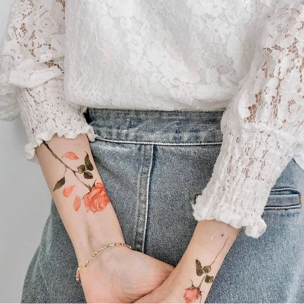 Rose gold jewellery and flower tattoos