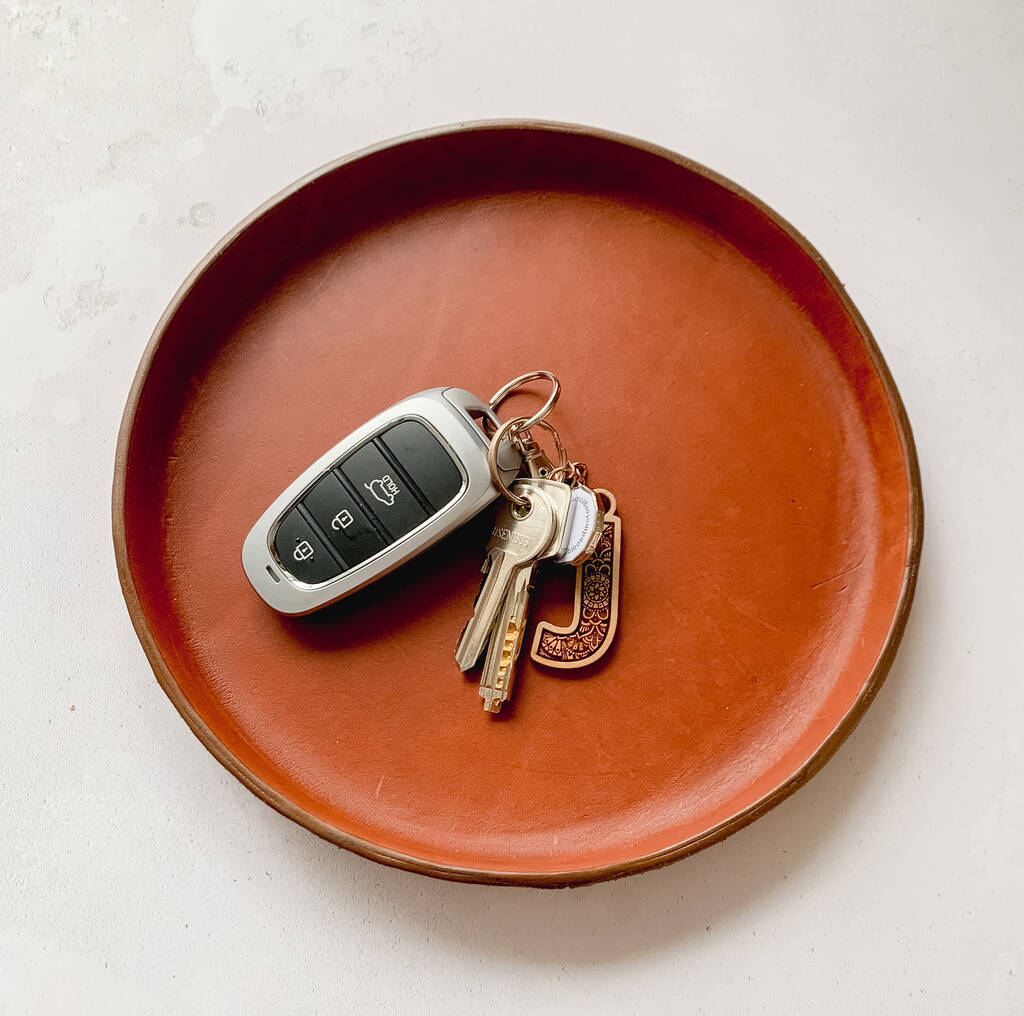 Round Brown Handmade Genuine Leather Tray By Parkin & Lewis