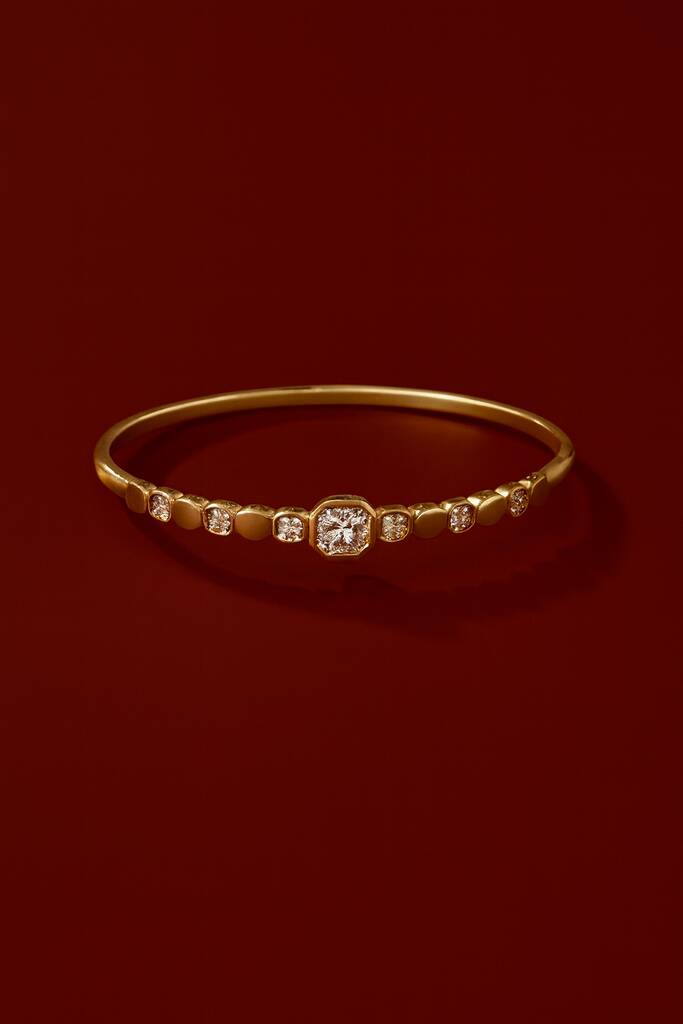 Stunning Gold Plated Bangle With Cubic Zirconia