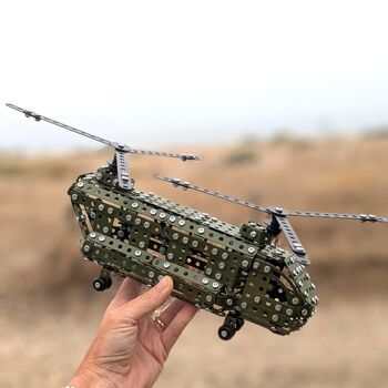 Make Your Own Chinook Helicopter Metal Construction Set, 5 of 9