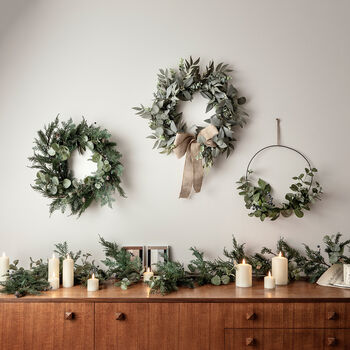 Laurel Leaf Artificial Wreath With Hessian Bow, 4 of 4
